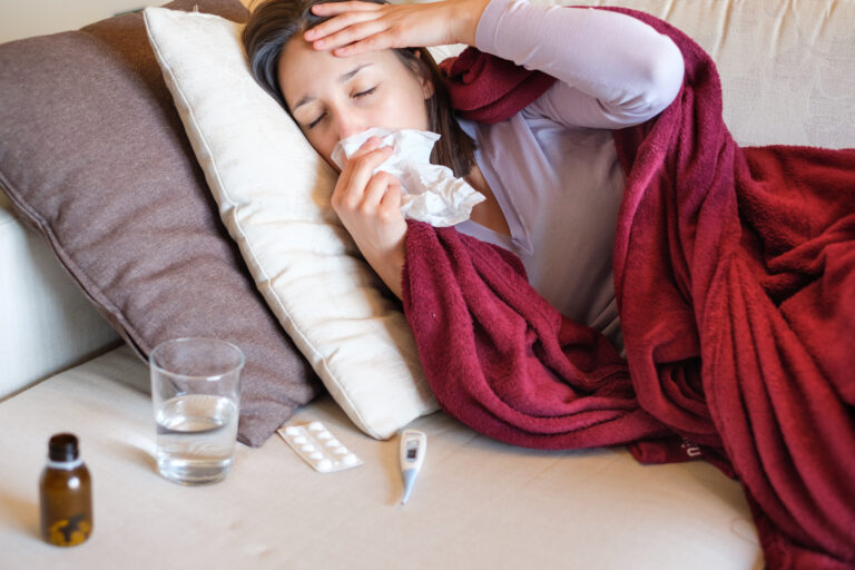 Grippevirus und grippaler Infekt: Der Herbst kommt, die Krankheit auch