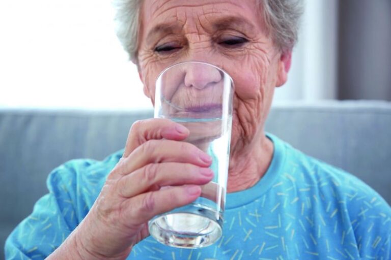 Im Alter genug trinken